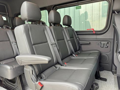 Used 2023 Mercedes-Benz Sprinter 2500 image 37