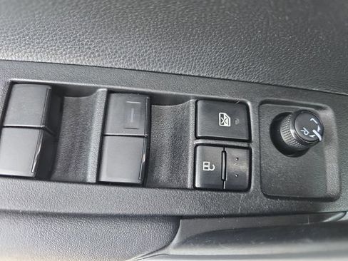 Used 2023 Toyota Corolla Cross LE image 27