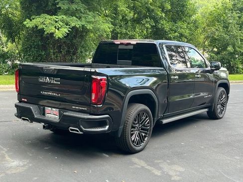 Used 2022 GMC Sierra 1500 Denali Ultimate AWD/4WD image 3