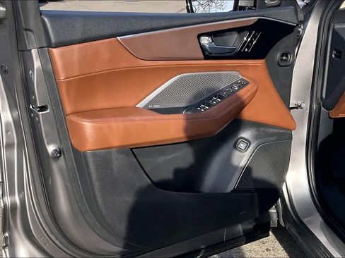 Used 2023 Acura MDX SH-AWD w/ Technology Package image 25