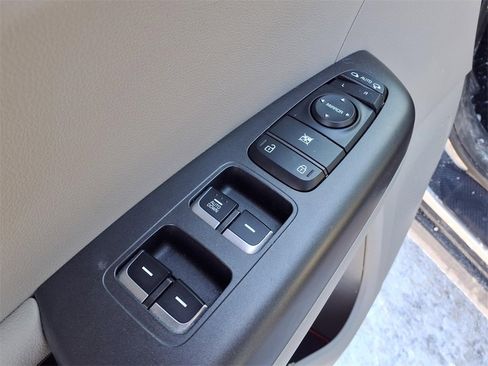 Used 2020 Kia Sportage LX w/ LX Popular Package image 19