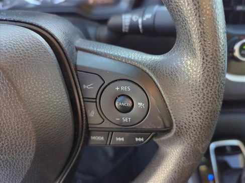 Used 2020 Toyota Corolla LE w/ Carpet Mat Package (TMS) FWD image 13