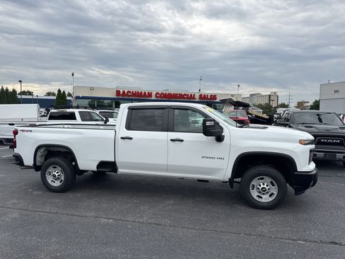 Used 2024 Chevrolet Silverado 2500 W/T w/ WT Convenience Package AWD/4WD image 2