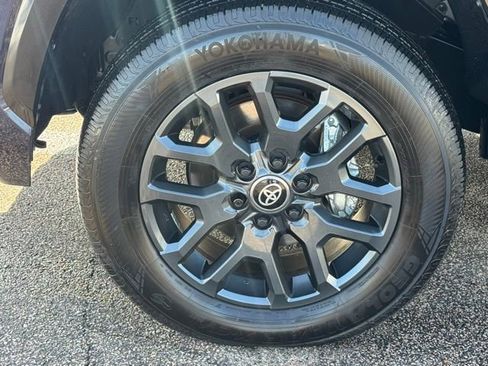 Used 2026 Toyota Tundra Platinum image 3