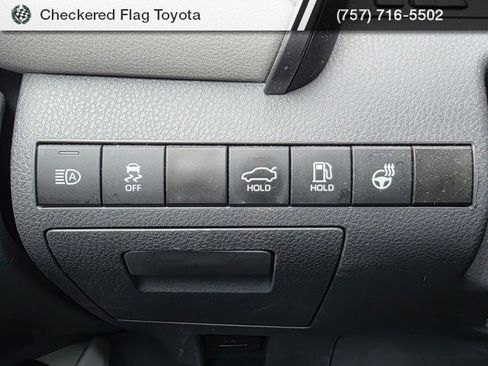 Used 2023 Toyota Camry SE w/ Cold Weather Package image 11