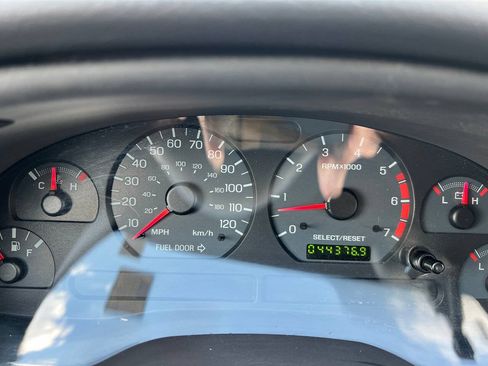 Used 2004 Ford Mustang Convertible RWD image 27