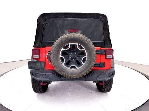 Used 2015 Jeep Wrangler Unlimited Rubicon AWD/4WD image 9