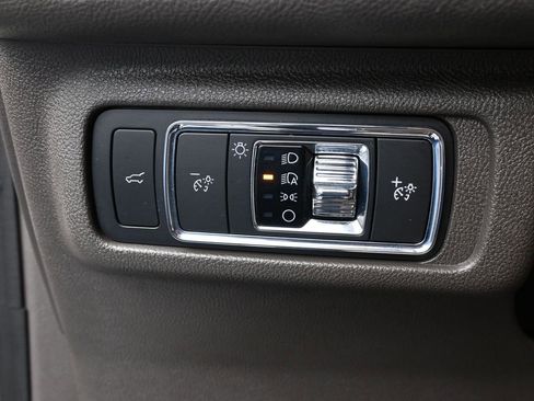 Used 2022 Lincoln Corsair Reserve image 37