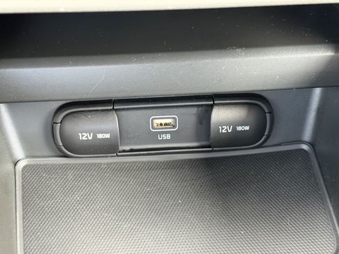 Certified 2023 Kia Soul LX FWD image 23