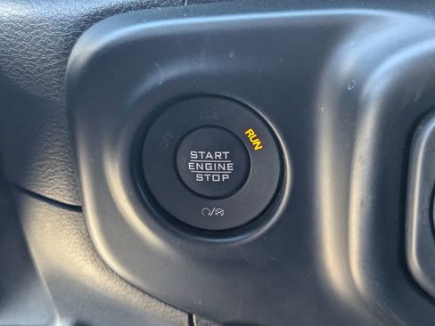 Used 2021 Jeep Wrangler Unlimited Sahara image 21