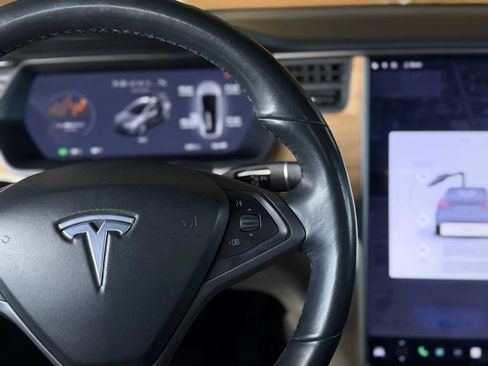 Used 2020 Tesla Model X Long Range image 4