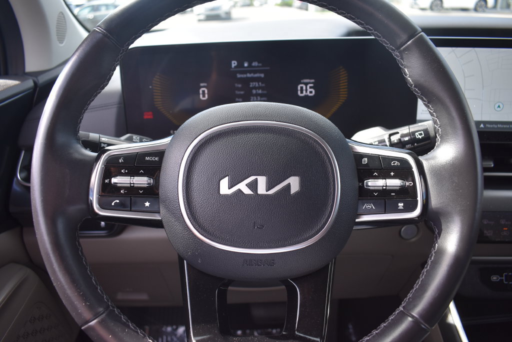 Used 2026 Kia Carnival FWD image 25