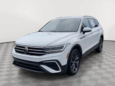 Used 2022 Volkswagen Tiguan SE AWD/4WD image 15