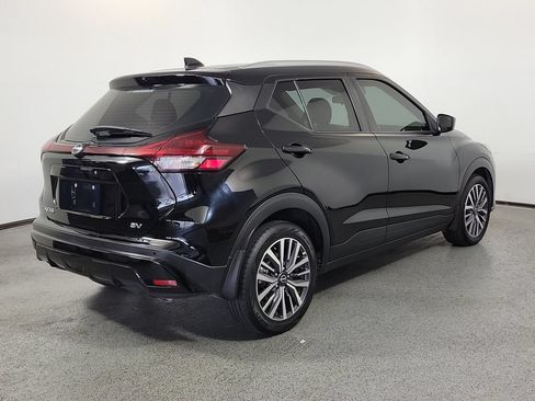 Used 2022 Nissan Kicks SV FWD image 6