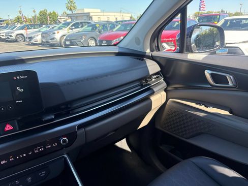 Used 2026 Kia Carnival FWD image 33