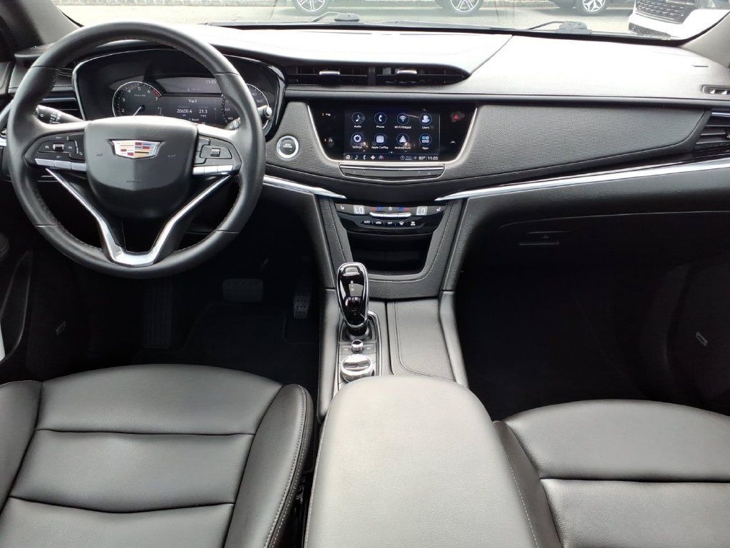Used 2024 Cadillac XT6 Luxury AWD/4WD image 16