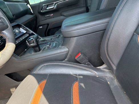 Used 2025 GMC Sierra 1500 AT4 w/ AT4 Premium Package image 3