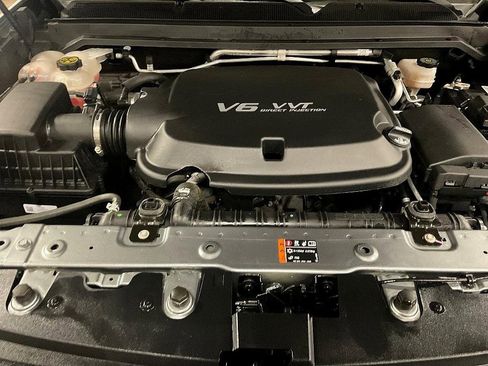 Used 2022 Chevrolet Colorado LT w/ LT Convenience Package image 7