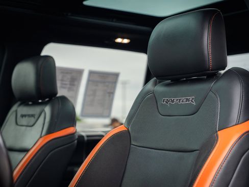 Used 2018 Ford F150 Raptor w/ Equipment Group 802A Luxury AWD/4WD image 28