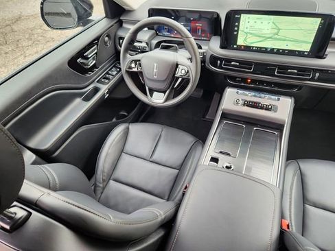 New 2026 Lincoln Aviator AWD image 10