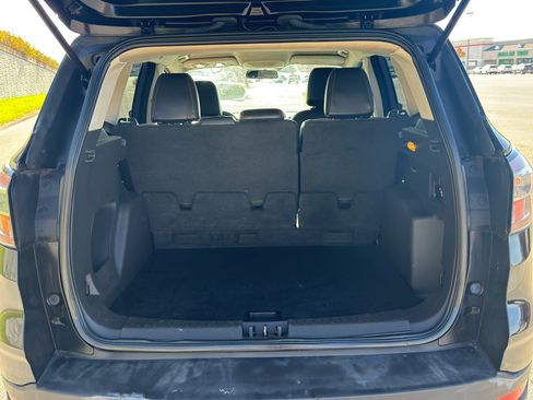 Used 2017 Ford Escape SE w/ SE Sport Appearance Package image 35