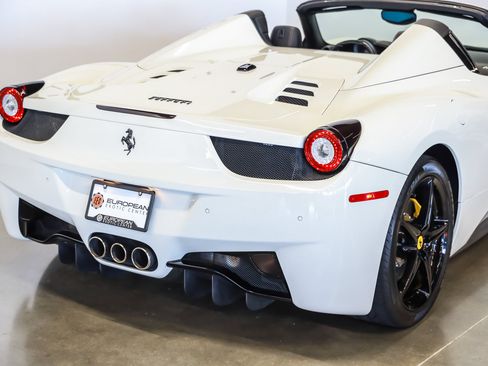 Used 2013 Ferrari 458 Spider RWD image 22