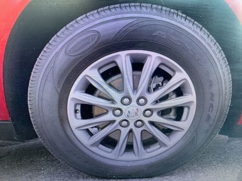 Used 2024 Buick Enclave Premium image 9