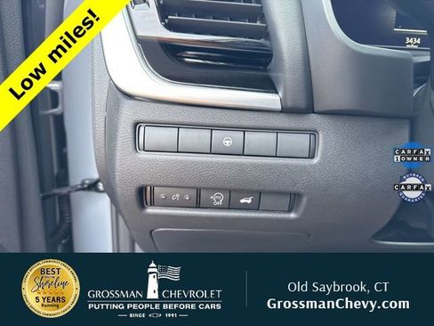 Used 2025 Nissan Rogue SL AWD/4WD image 18