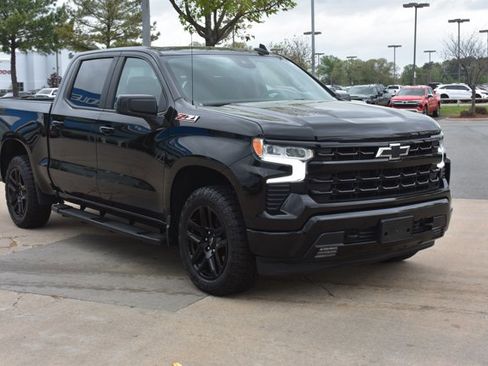 Used 2022 Chevrolet Silverado 1500 RST image 3
