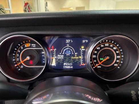 Used 2020 Jeep Wrangler Unlimited Sahara image 17