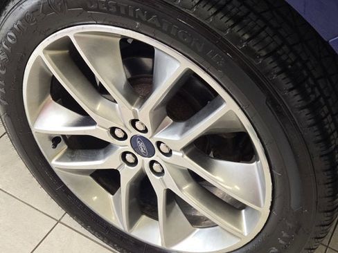 Used 2015 Ford Edge Titanium w/ Equipment Group 301A image 17