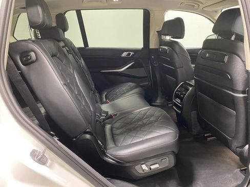 Used 2024 BMW X7 xDrive40i w/ Premium Package image 15