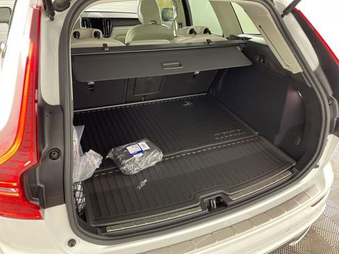 Certified 2024 Volvo XC60 T8 Plus w/ Protection Package Premier image 40