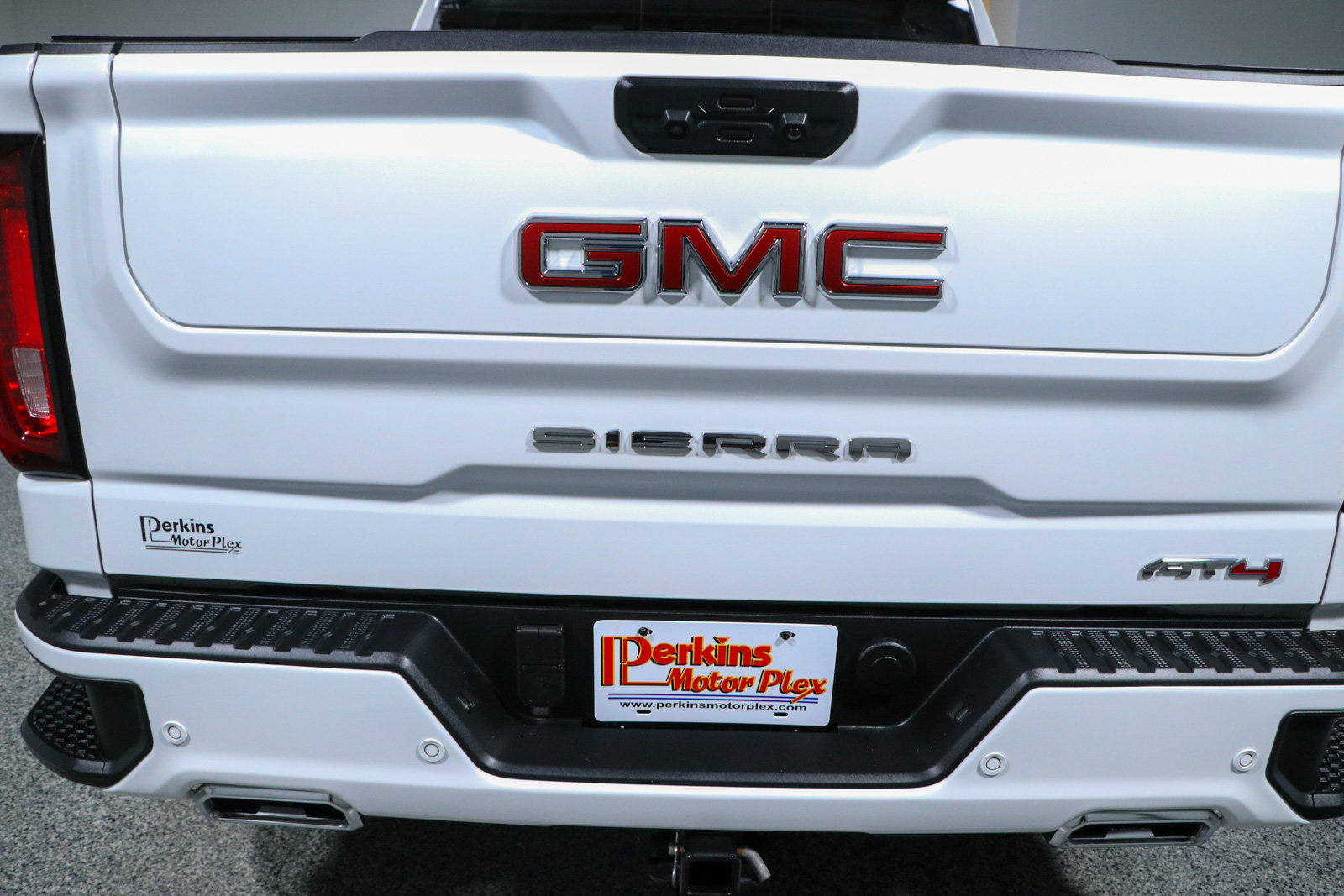 Used 2026 GMC Sierra 1500 AT4 w/ AT4 Premium Package AWD/4WD image 8