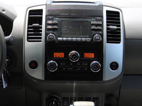 Used 2014 Nissan Frontier SV w/ SV Value Truck Package AWD/4WD image 34