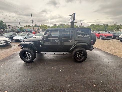 Used 2015 Jeep Wrangler Unlimited Sport image 2