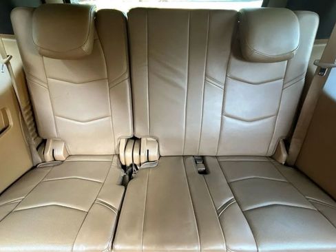 Used 2017 Cadillac Escalade Platinum RWD image 39