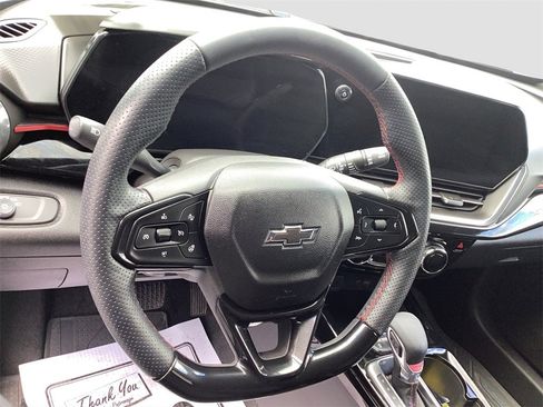 Used 2025 Chevrolet Trax RS w/ Driver Confidence Package image 10