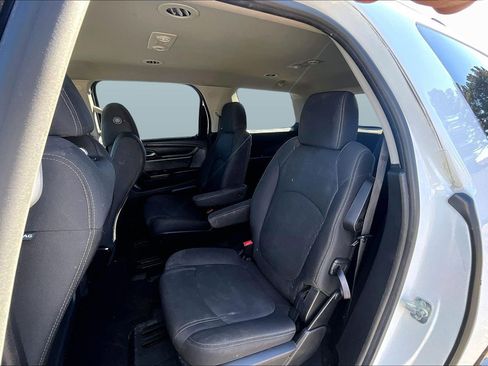 Used 2016 GMC Acadia SLE image 22