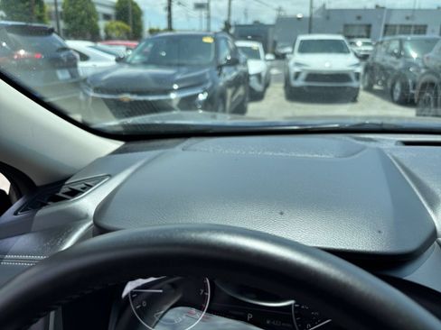 Used 2025 Nissan Rogue SV FWD image 39