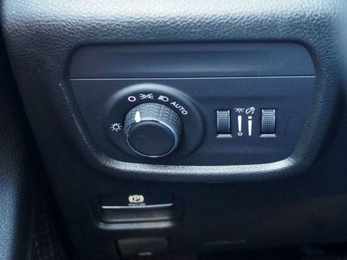 Used 2023 Jeep Grand Cherokee Altitude image 25