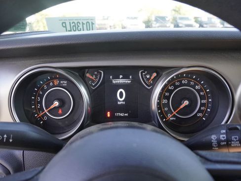 Used 2020 Jeep Wrangler Sport image 13