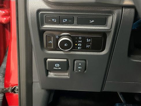 Used 2023 Ford F150 Lariat image 10