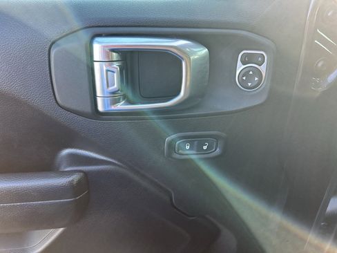 Used 2023 Jeep Wrangler Unlimited w/ Cold Weather Group image 12