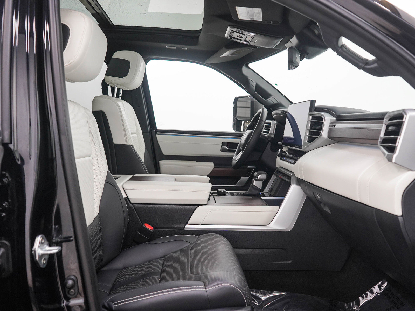 Used 2023 Toyota Tundra Capstone AWD/4WD image 13