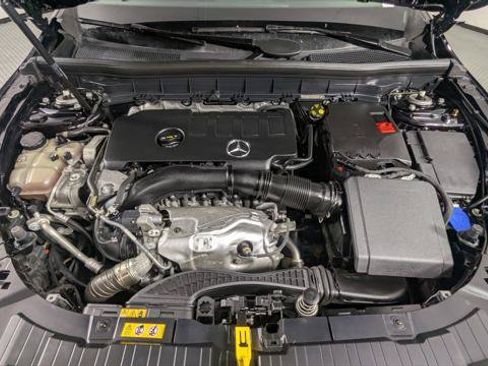 Used 2023 Mercedes-Benz GLB 250 4MATIC image 34