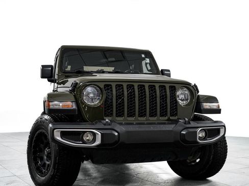 Used 2022 Jeep Gladiator Sport AWD/4WD image 3
