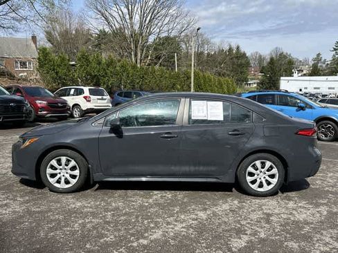 Used 2024 Toyota Corolla LE image 2