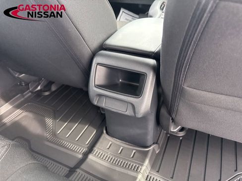 Used 2025 Honda HR-V LX image 18