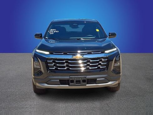 Used 2025 Chevrolet Equinox LT FWD image 2